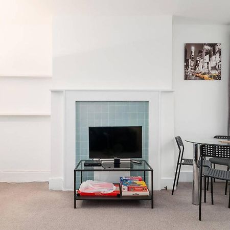 Guestready - Modern 2-Bed For 4 In Golders Green! ロンドン エクステリア 写真