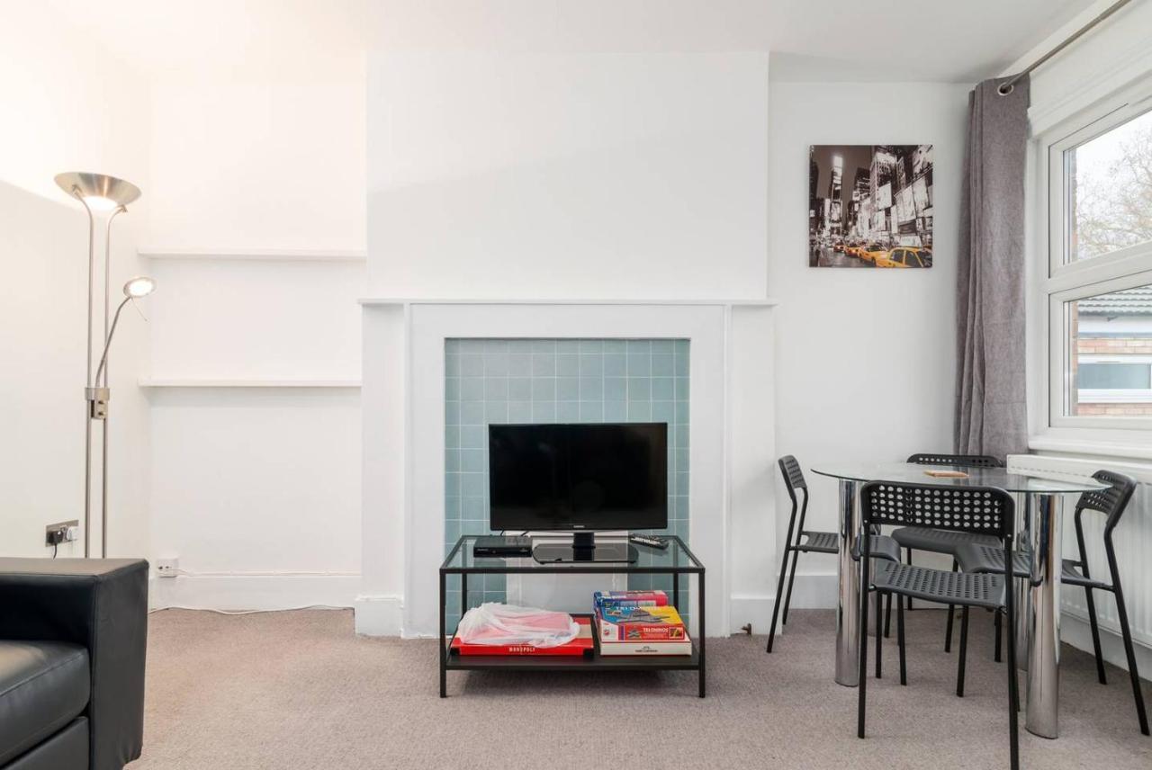 Guestready - Modern 2-Bed For 4 In Golders Green! ロンドン エクステリア 写真